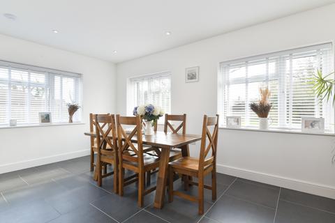 5 bedroom detached house for sale, Hamstreet Road, Shadoxhurst