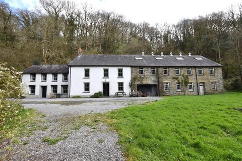 5 bedroom property with land for sale, Drefelin, Velindre SA44