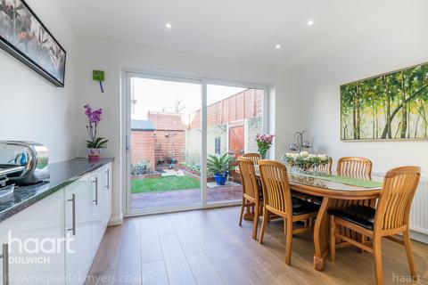 50 Tyrrell Road, London, SE22 9NE