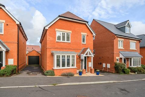 3 bedroom detached house for sale, Sandy Field Way, Botley, Southampton, Hampshire, SO32