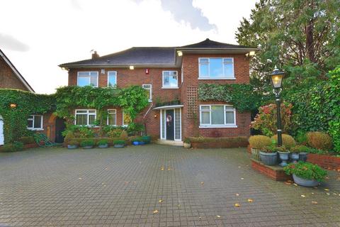 3 bedroom detached house for sale, The Bourne, Southgate, London. N14