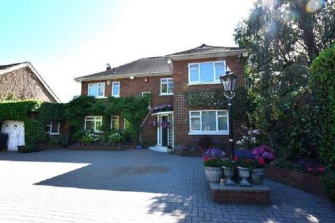 3 bedroom detached house for sale, The Bourne, Southgate, London. N14