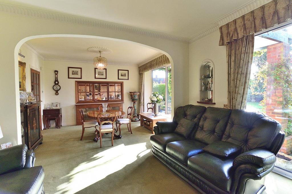 Living/Dining Room