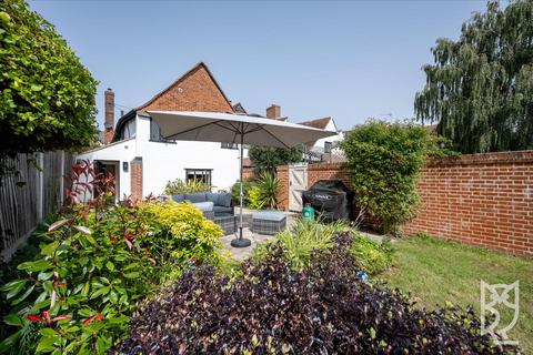 4 bedroom semi-detached house for sale, Colchester Road, Ardleigh, Colchester, CO7