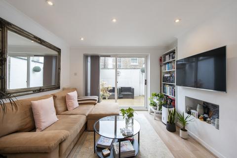 2, Vine Cottages Lancaster Park, Richmond, TW10 6AB