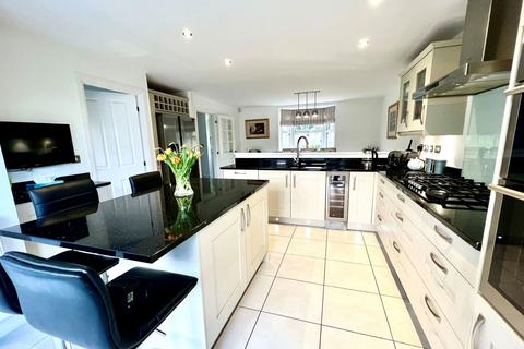 6 bedroom detached house for sale, Heron Close, Netherton