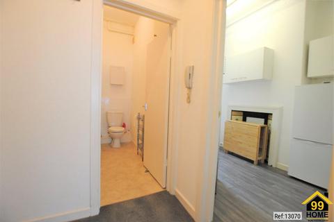 1 bedroom flat to rent, 65 Pen-Y-Lan Road, Cardiff, CF23