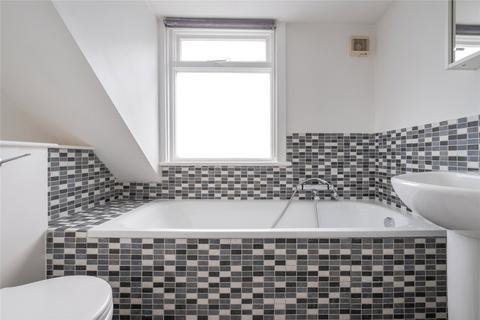 2 bedroom penthouse to rent, London, London SW2