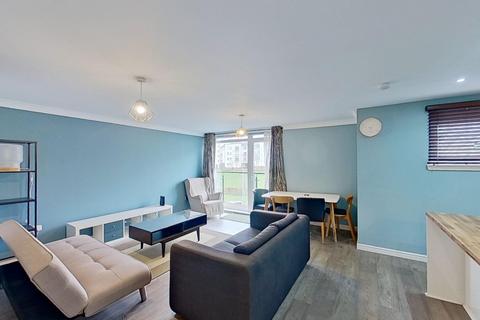 3 bedroom flat to rent, Maplewood Park, Edinburgh, EH12