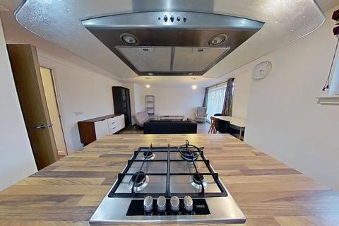 3 bedroom flat to rent, Maplewood Park, Edinburgh, EH12