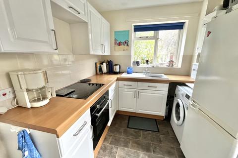 14 Bay View, Watchet, TA23 0EY