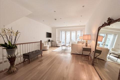 4 bedroom mews for sale, Boyne Terrace Mews, Holland Park, London, W11