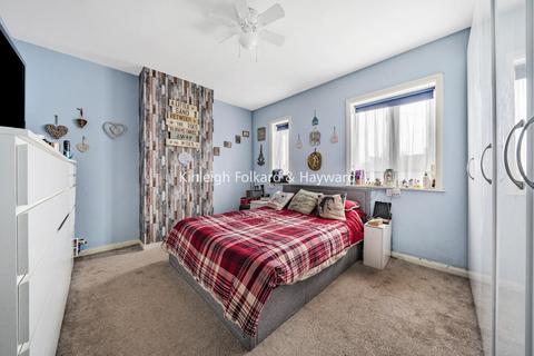295 Brookehowse Road, London, SE6 3TS