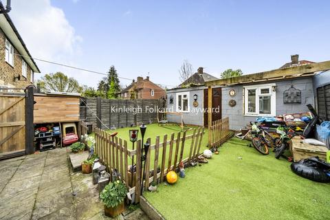 295 Brookehowse Road, London, SE6 3TS