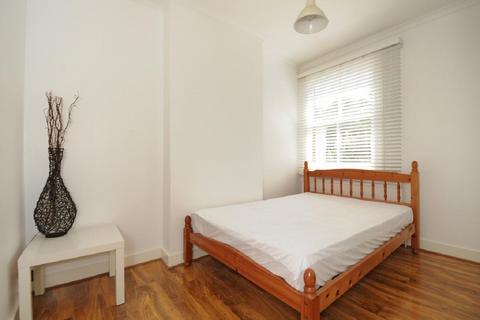2 bedroom flat for sale, Gipsy Road, West Norwood