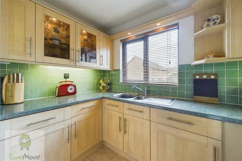 26 Harvel Avenue, Rochester, ME2 3JU