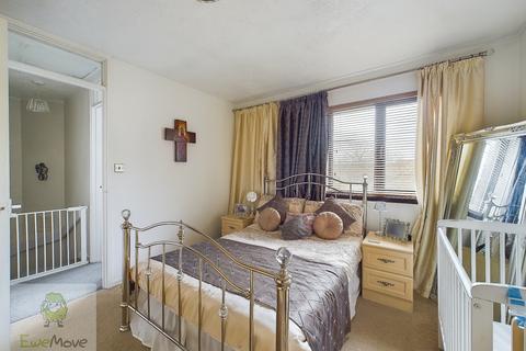 26 Harvel Avenue, Rochester, ME2 3JU