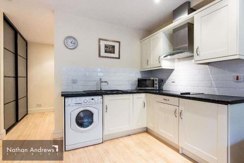1 bedroom flat to rent, Lower Addison Gardens, London W14