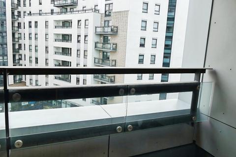 2 bedroom flat to rent, Gateway West, East Street, Leeds, LS9
