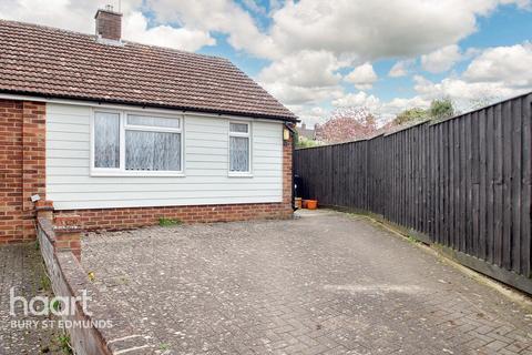 1 bedroom semi-detached bungalow for sale, Chelsea Close, Bury St Edmunds
