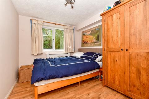 74 Chipstead Close, Sutton, SM2 6BF