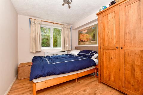 1 bedroom flat for sale, Chipstead Close, Sutton, Surrey