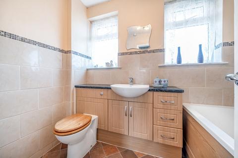 64 Appleford Road, Reading, RG30 3NT
