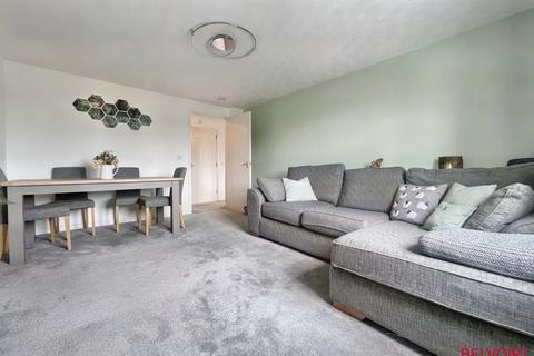 3f Cassin Drive, Cheltenham, GL51 7SY