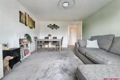3f Cassin Drive, Cheltenham, GL51 7SY