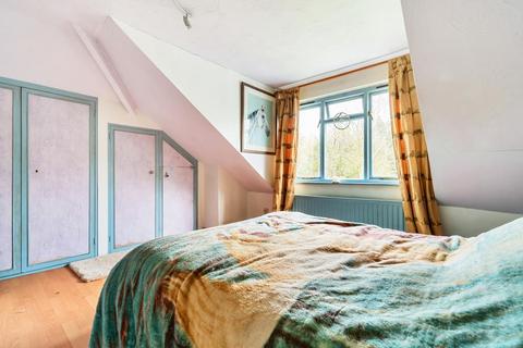 3 bedroom flat for sale, Bagshot,  Surrey,  GU19