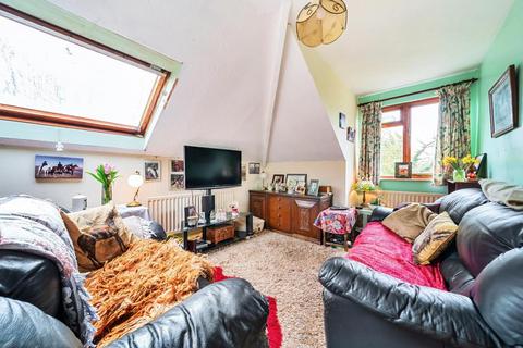 3 bedroom flat for sale, Bagshot,  Surrey,  GU19