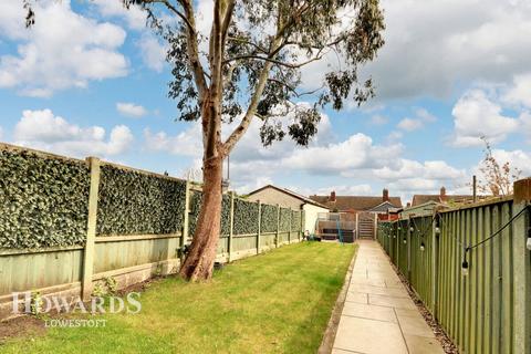 3 bedroom terraced house for sale, Sycamore Avenue, Oulton Broad