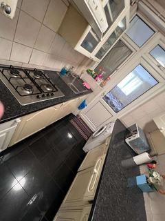 1 bedroom in a house share to rent, NW9