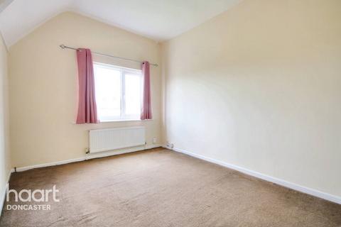 13 Green Lane, Woodlands, Doncaster, DN6 7NG