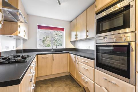 5 Embassy Gardens, Beckenham, BR3 1HE