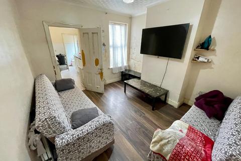 2 bedroom terraced house for sale, Saxon Road, Luton, Bedfordshire, LU3 1JS