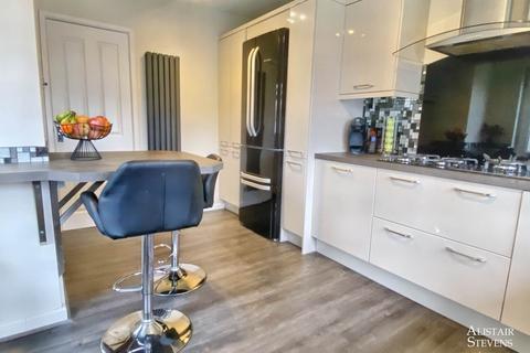 4 Chetwyn Avenue, Royton, Oldham, OL2 5UJ