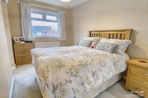 4 Chetwyn Avenue, Royton, Oldham, OL2 5UJ