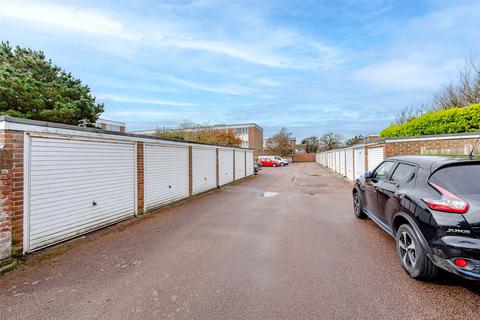 2 bedroom flat for sale, Sheldon Court, Bath Road, Worthing, West Sussex, BN11