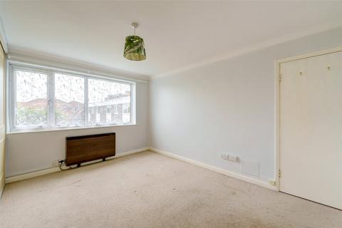 2 bedroom flat for sale, Sheldon Court, Bath Road, Worthing, West Sussex, BN11