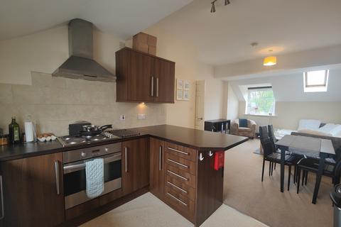 2 bedroom flat to rent, Highfield Court, Ossett, West Yorkshire, UK, WF5