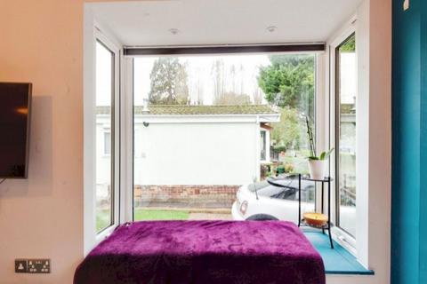 2 bedroom park home for sale, Willows Riverside Park, Maidenhead Road SL4