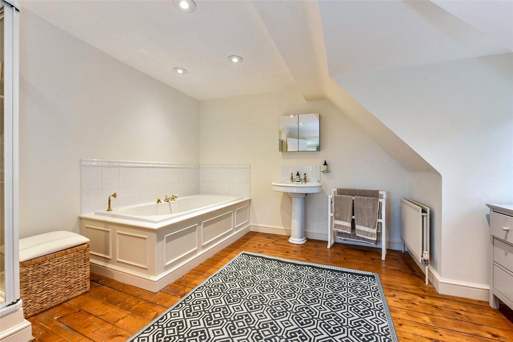 Bathroom En-Suite