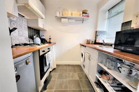 1 bedroom apartment to rent, Kimber Road, London SW18