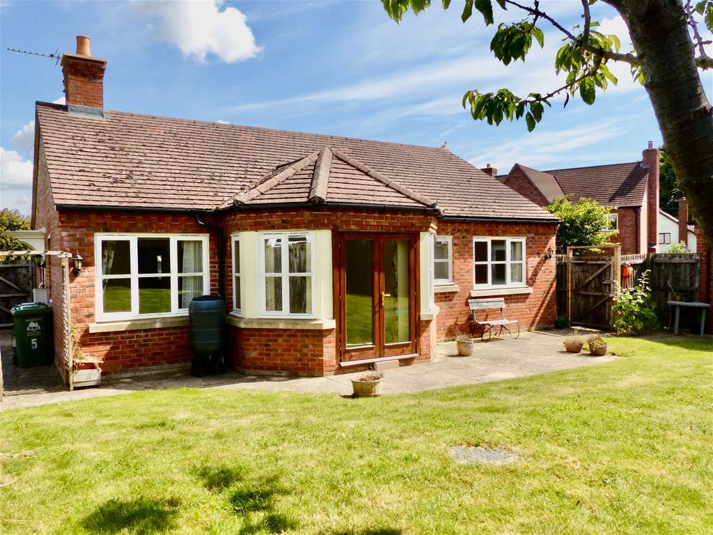 The Village, Dymock 3 bed detached bungalow for sale £400,000
