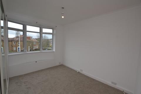 4 bedroom flat to rent, Colinton Mains Road, Edinburgh, EH13