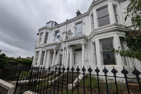 7 bedroom house to rent, 8A Westfield Place, ,