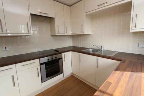 2 bedroom apartment to rent, Drum Mead, Petersfield, Hampshire, GU32