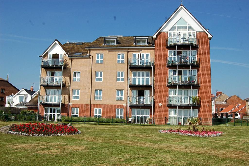 St. Annes Road, Bridlington, East... 2 bed apartment for sale £199,995