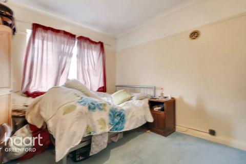 3 bedroom semi-detached house for sale, Scotts Road, Southall